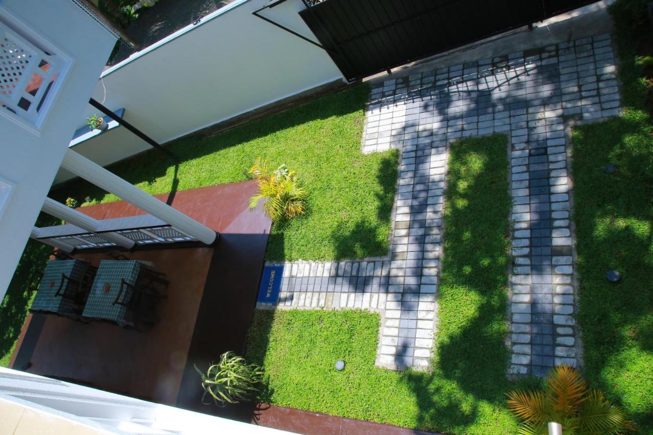 Aken Villa Hikkaduwa Exterior photo