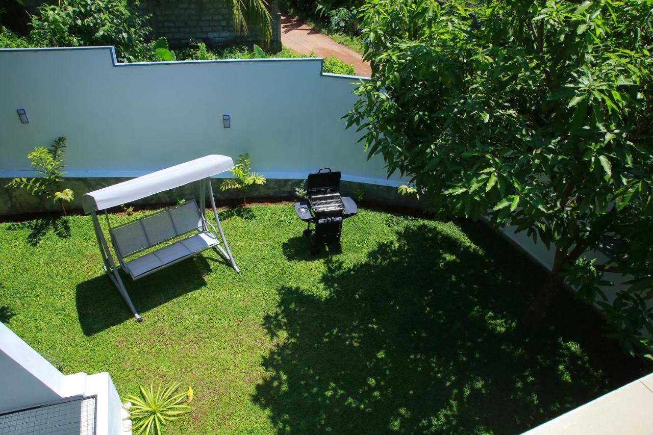 Aken Villa Hikkaduwa Exterior photo