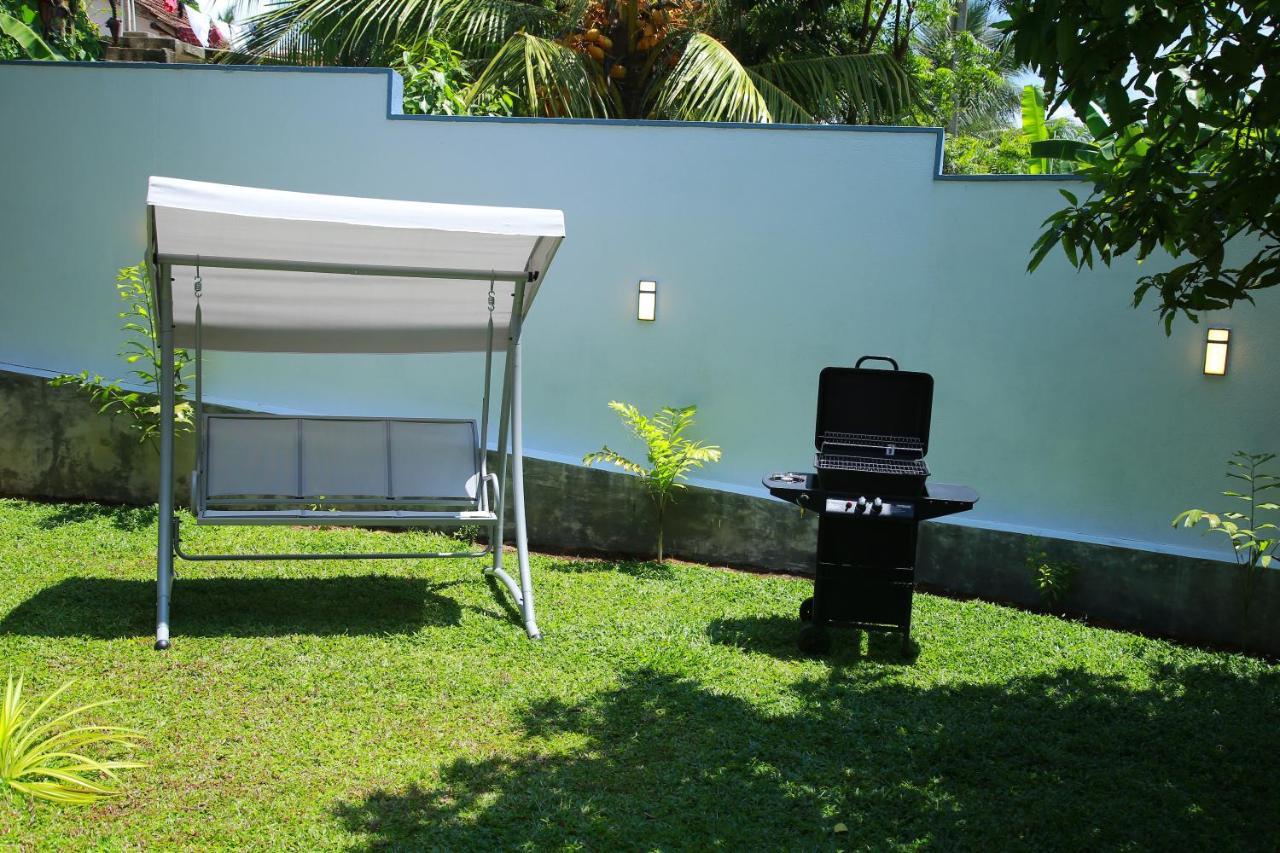Aken Villa Hikkaduwa Exterior photo